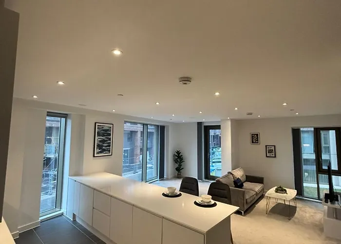 Entire Modern Apartment In Manchester City Centre