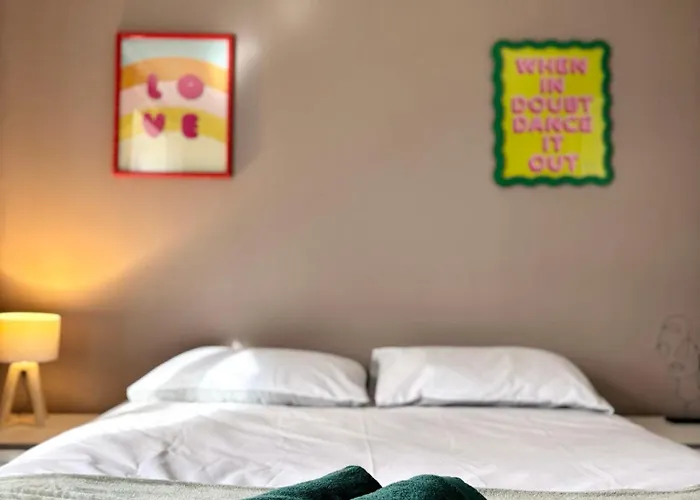 Stylish 2 Bed City Centre