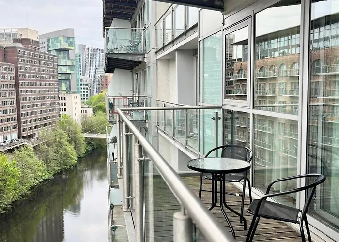 The Lowry River Executive 2 Bed Apartment